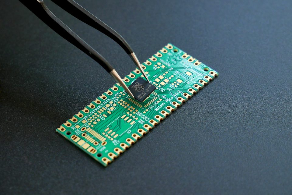 Placing a microchip on a circuit board