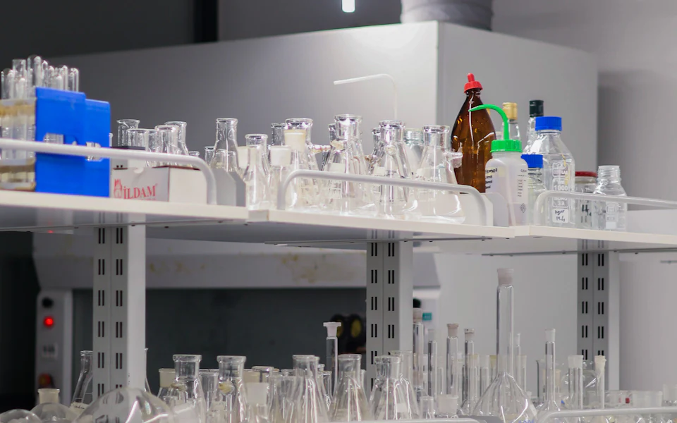 Pharmaceutical laboratory glassware